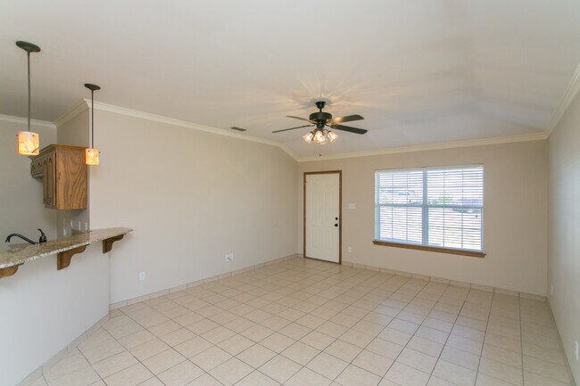 Building Photo - 16141 Rolling Meadows Dr