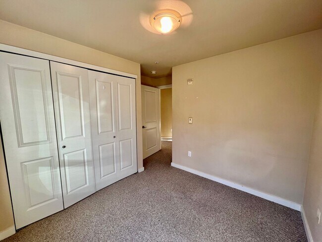 Building Photo - Spacious 2 Bedroom Condo at the Tobira – Central Location