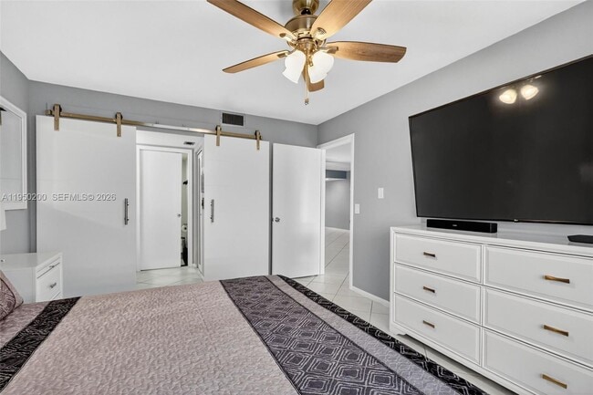 Building Photo - 13100 SW 11th Ct