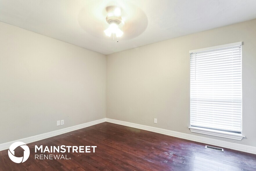 Building Photo - 1220 Interurban Way