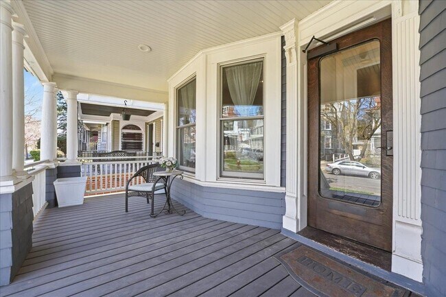 Building Photo - 41 Bentley Ave