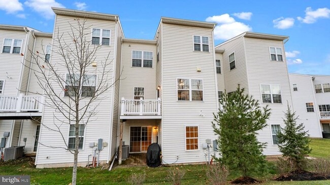 Building Photo - 2231 Evin Dr