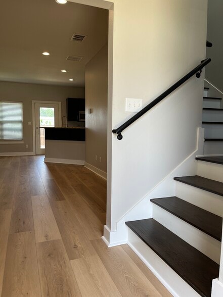 Entry - 10660 Brothers Ln