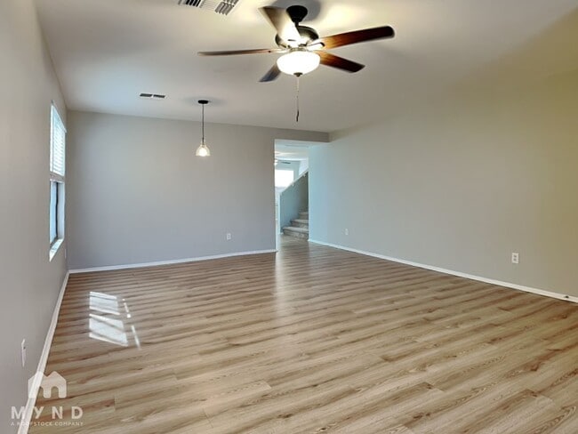 Building Photo - 11529 W Flores Dr