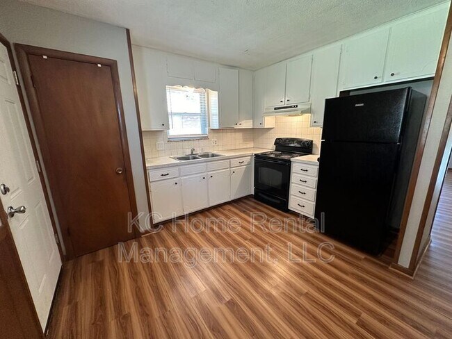 Building Photo - 1209 SW Westminister Rd