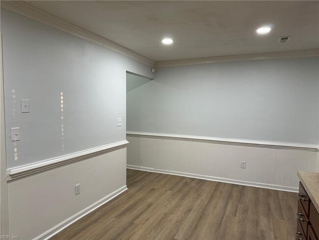 Building Photo - 5686 Rivermill Cir