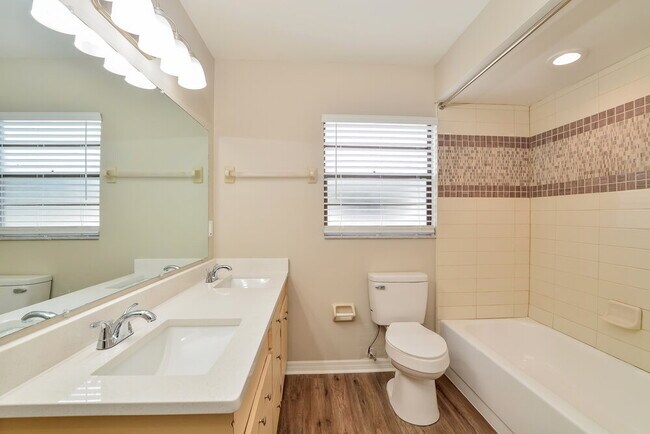 Building Photo - 548 Matilda Pl