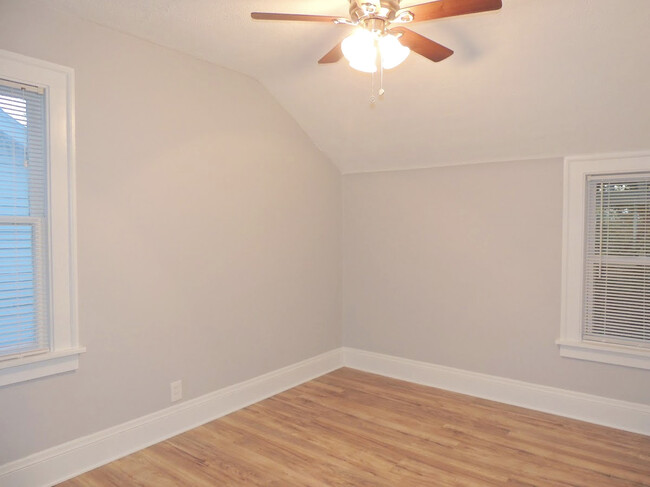 Building Photo - Newly & Amazingly Rehabbed 3 Bed - 1 Bath ...