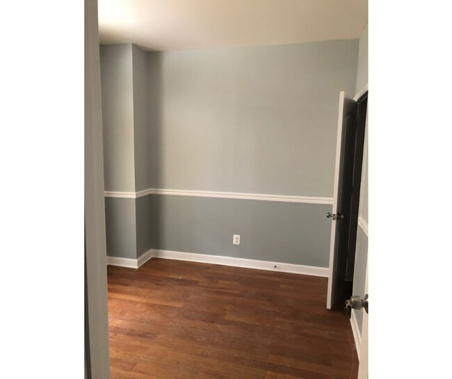 Building Photo - 3832 Cottage Ave