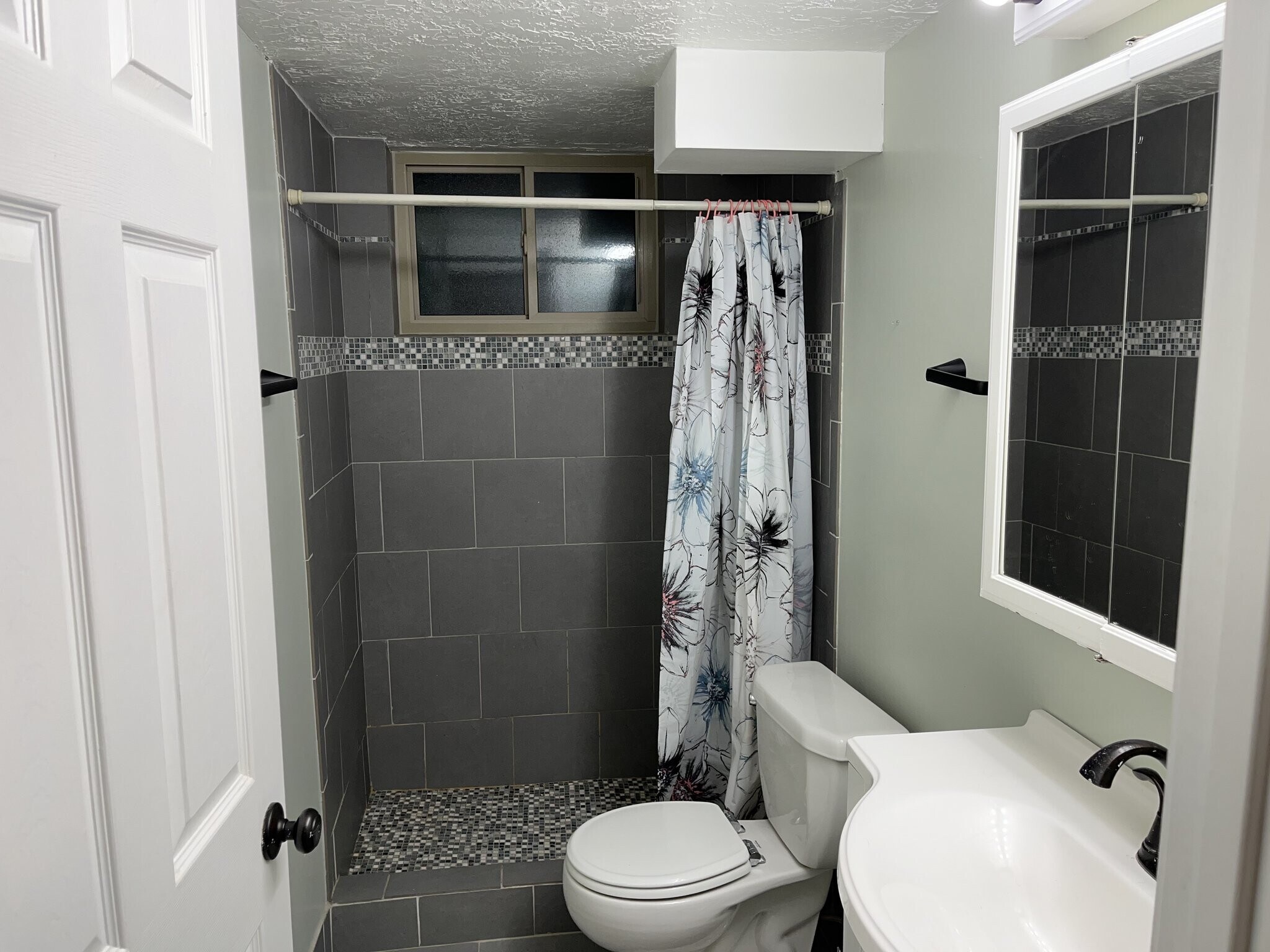 Building Photo - 4437 Driftwood Dr