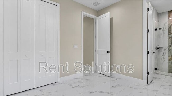 Building Photo - 2839 60th Ave N