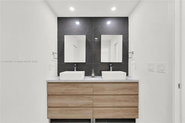 Building Photo - 1769 Wa Kee Na Dr