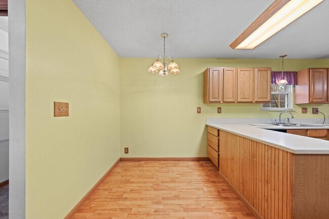 Building Photo - 122 Beach Dr