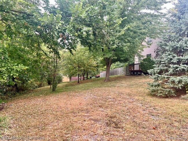 Building Photo - 615 Leon Rd