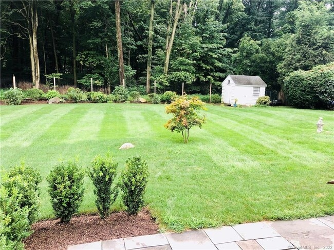 Building Photo - 249 New Canaan Ave