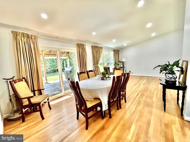 Building Photo - 10202 McGovern Dr