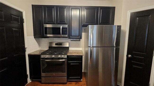 Building Photo - 3300 Forest Creek Dr