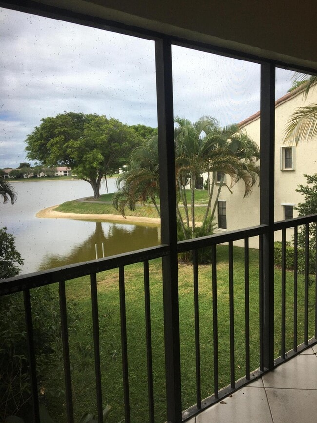 Building Photo - 2650 Greenwood Terrace