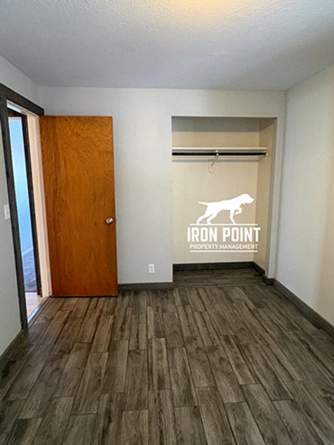 Building Photo - 3 Bed/1 Bath off Broadway near downtown Boise & BSU - Landscaping Included.