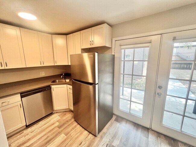 IMG_4183 - OAK NORTH APTS