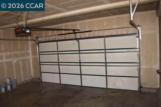 Building Photo - 524 Rosewood Ln