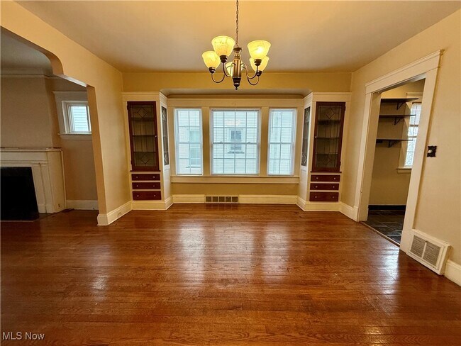 Building Photo - 1208 St Charles Ave