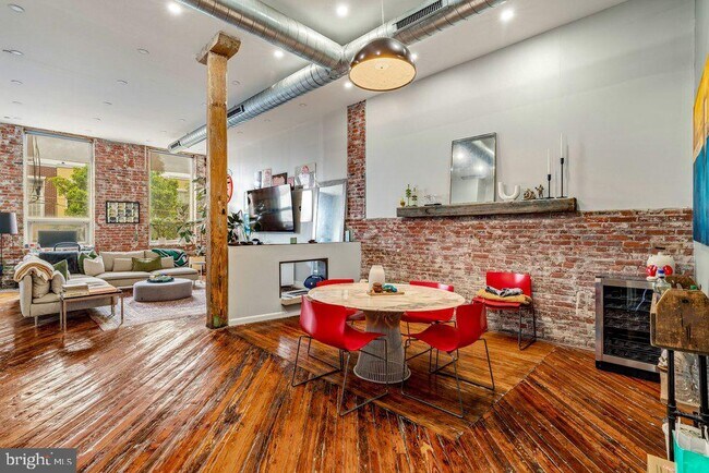 Building Photo - 1100 Shackamaxon St