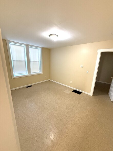 Building Photo - 1333 E Main St