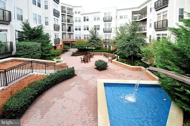 Building Photo - 1391 Pennsylvania Ave. SE