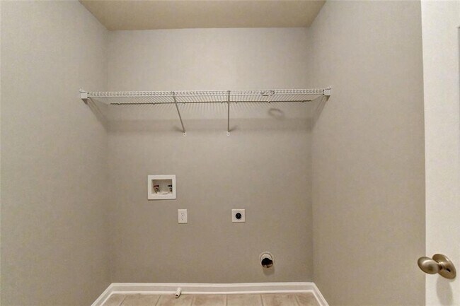 Building Photo - 3070 Centerglen Ln