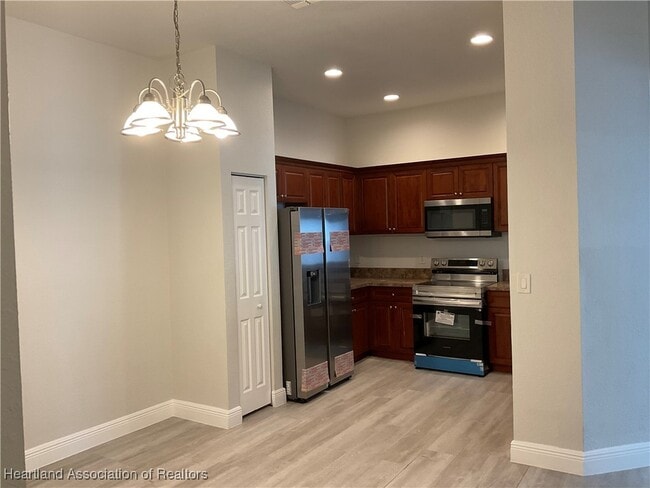 Building Photo - 3714 Peugeot St