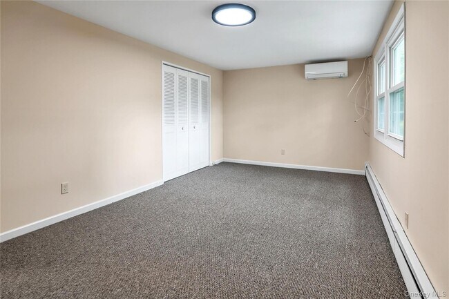 Building Photo - 40 Seabrook Ln