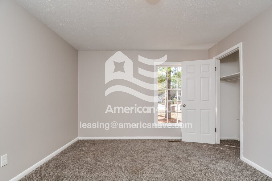 Building Photo - 620 N Jackson St