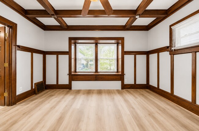 Building Photo - 855 Work Dr