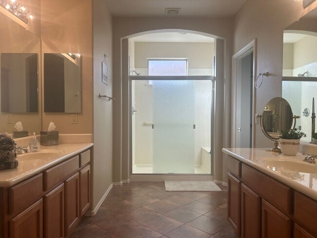 Building Photo - Waterfront Furnished rental in Gated Community of Sun Lakes