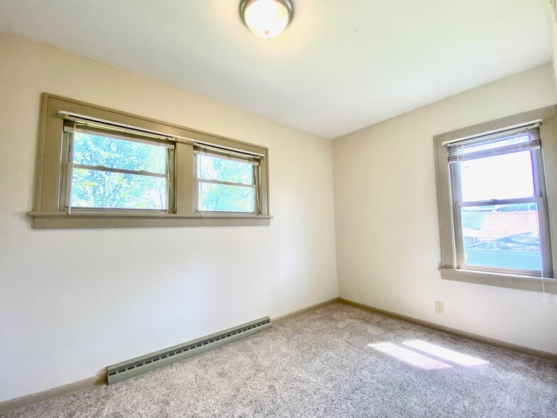 Building Photo - 3914 S 1st St