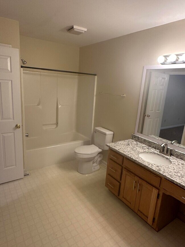 Building Photo - 2005 River Ridge Rd