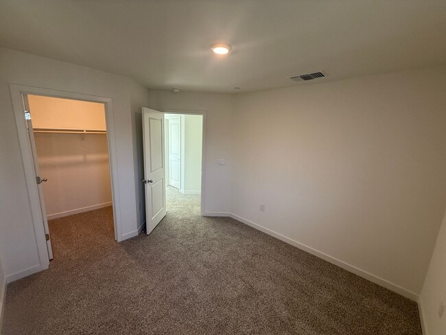 Building Photo - New Home in Gates Community