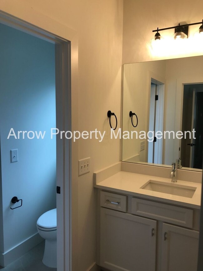Building Photo - Gorgeous 4br New Construction in South Nas...