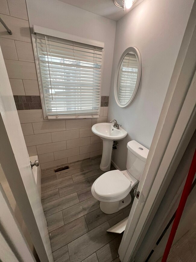 Building Photo - 8 Marboro Ln