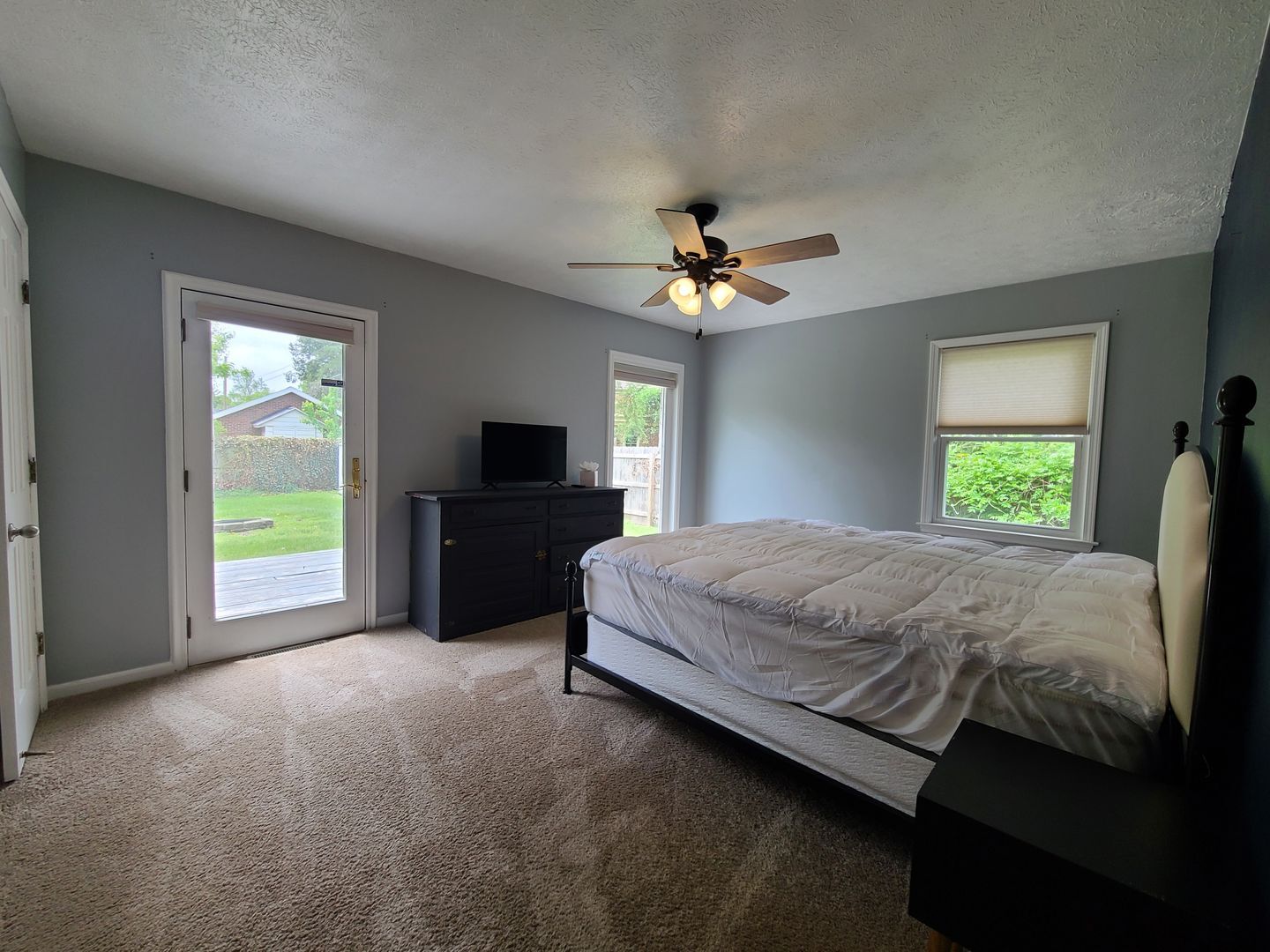 Building Photo - 652 Chippewa Rd