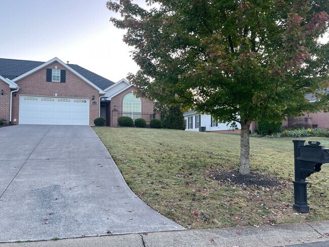Building Photo - 1930 Scarlett Meadows Dr