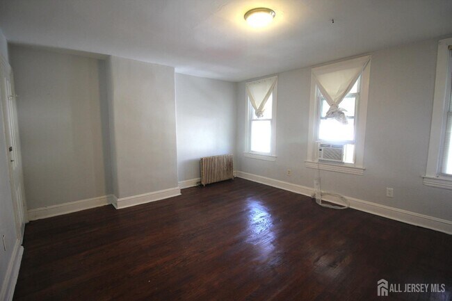 Building Photo - 417 Elmer St