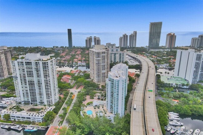 Building Photo - 19400 Turnberry Way