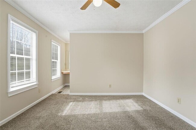 Building Photo - 1015 Plantation Way