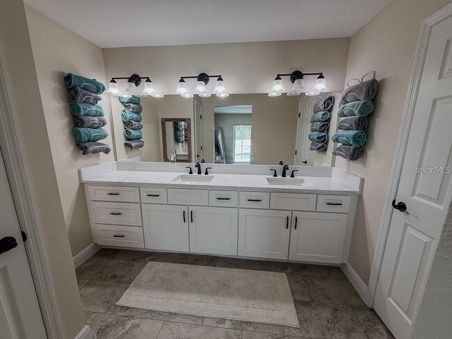 Building Photo - 5021 Porpoise Pl