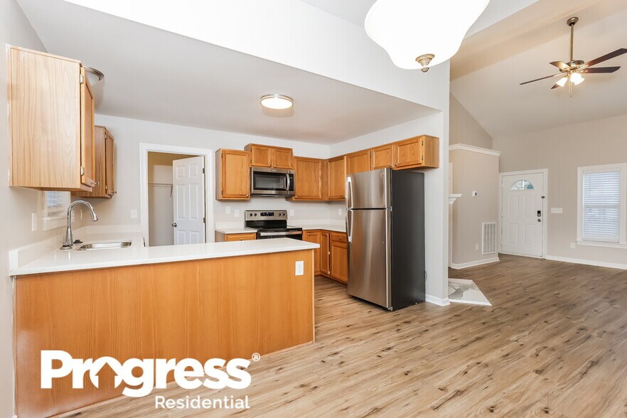 Building Photo - 608 Flicker Ct