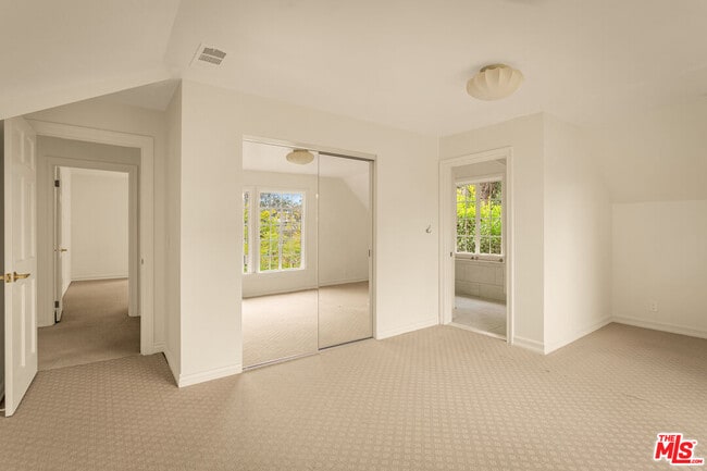 Building Photo - 353 N Gunston Dr