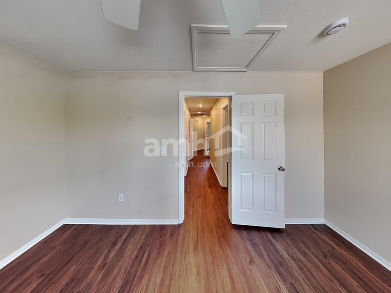 Building Photo - 7280 Mosaic Terrace St