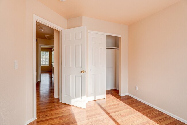 Building Photo - 1273 S Zeno Way